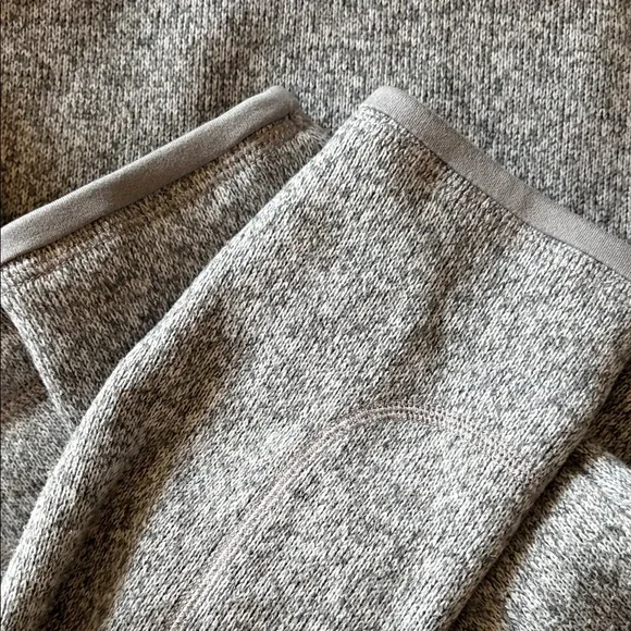 Patagonia Women's Light Gray Quarter-Zip Sweater - Picture 4 of 7